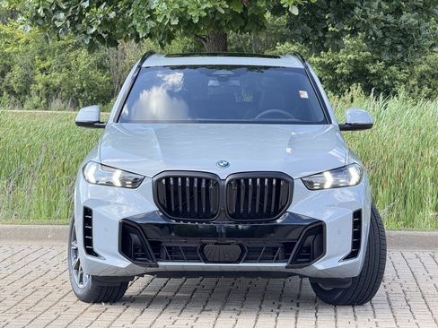 Used 2026 BMW X5 xDrive50e w/ M Sport Package image 2