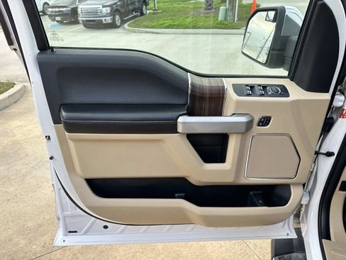 Used 2015 Ford F150 Lariat image 21