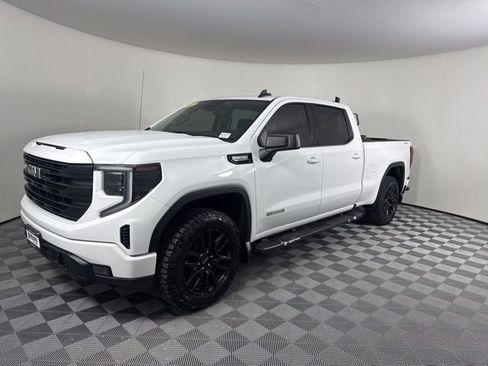 Used 2022 GMC Sierra 1500 Elevation w/ LPO, Elevation Black Package image 5