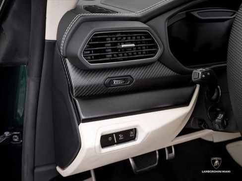 Used 2024 Lamborghini Urus S AWD/4WD image 39