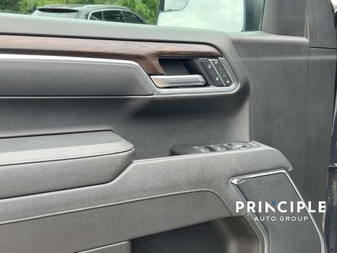 Used 2025 GMC Sierra 1500 SLT AWD/4WD image 12