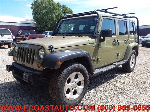 Used 2013 Jeep Wrangler Unlimited Sahara w/ Dual Top Group AWD/4WD image 4