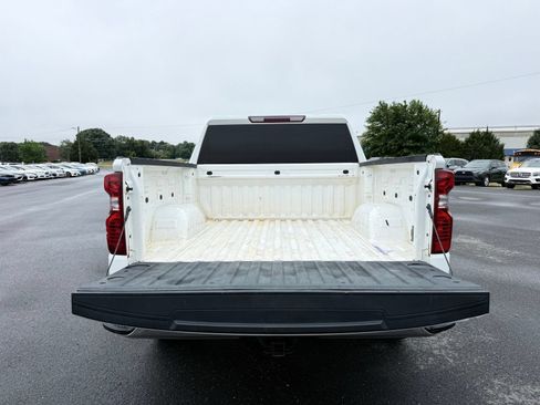 Used 2022 Chevrolet Silverado 1500 LT AWD/4WD image 47