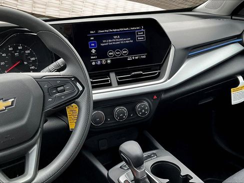 New 2026 Chevrolet Trax LS w/ LS Convenience Package image 6