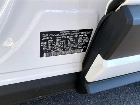 New 2026 Hyundai Ioniq 9 SE AWD/4WD image 8