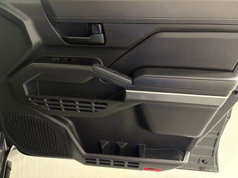 Used 2025 Toyota Tacoma SR5 image 43