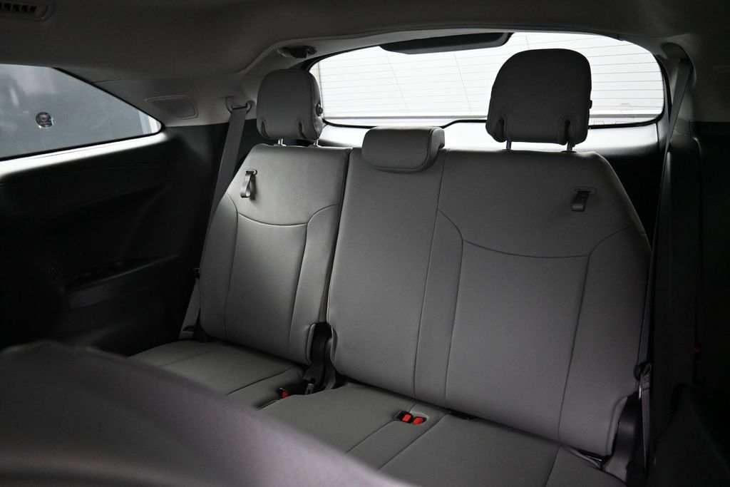 Used 2025 Toyota Sienna XLE w/ XLE Plus Package AWD/4WD image 29