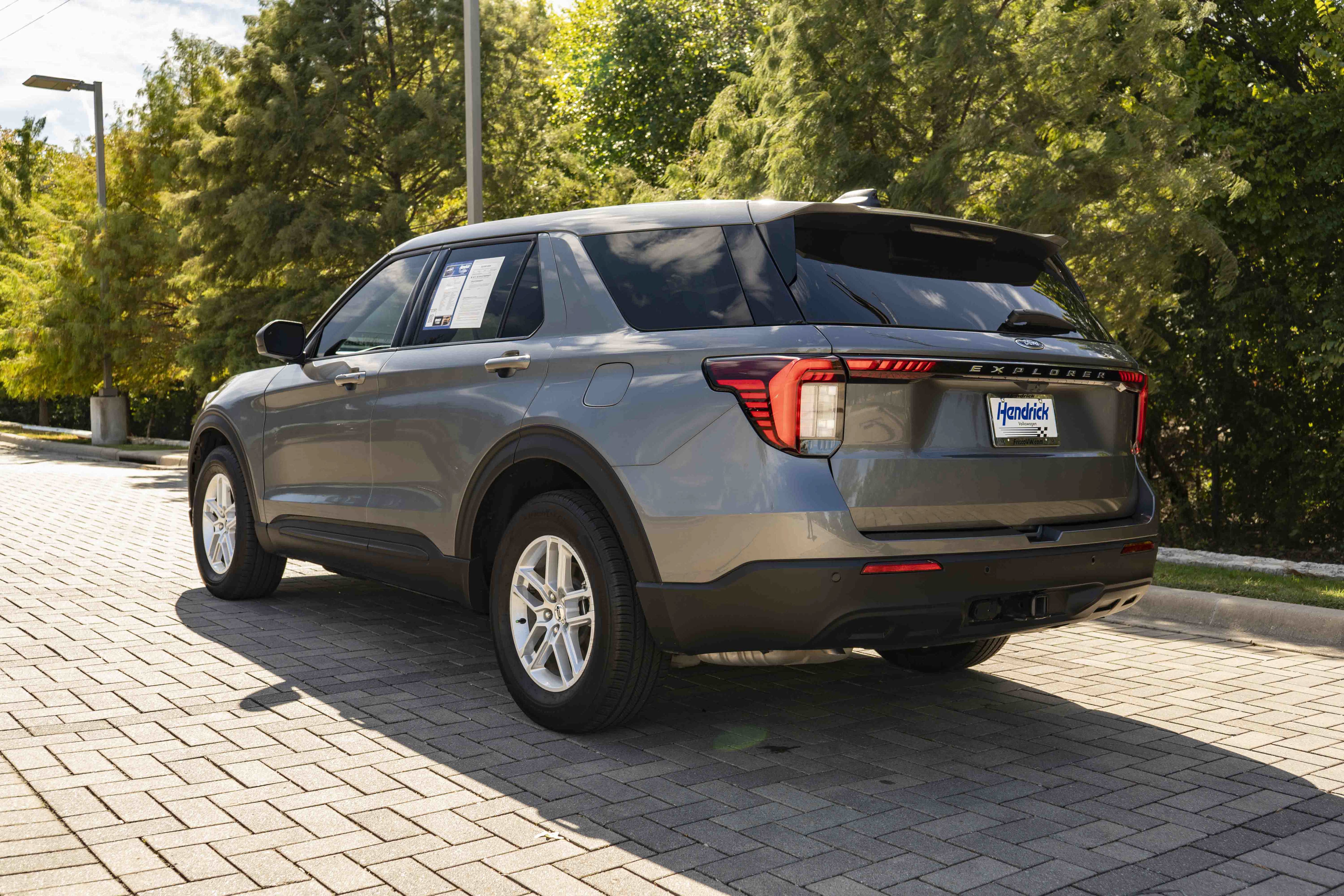Used 2026 Ford Explorer Active RWD image 6