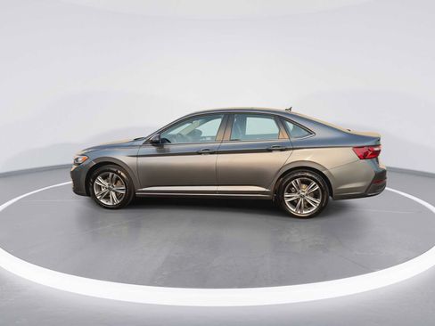 Used 2024 Volkswagen Jetta SE FWD image 5