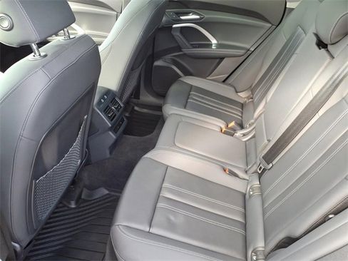Used 2025 Audi Q5 Premium w/ Convenience Package image 8
