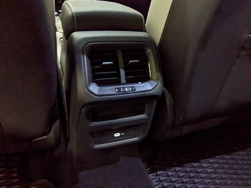 New 2025 Volkswagen Taos SE image 24