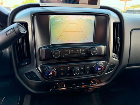 Used 2018 Chevrolet Silverado 1500 LT w/ Texas Edition AWD/4WD image 15