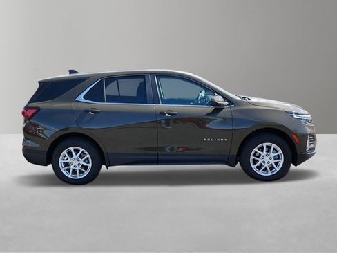 Used 2024 Chevrolet Equinox LT AWD/4WD image 3