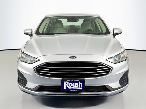 Used 2019 Ford Fusion SE image 2