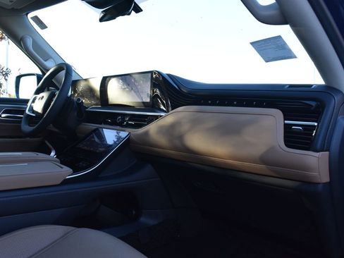 New 2026 INFINITI QX80 Luxe w/ Cargo Package image 17