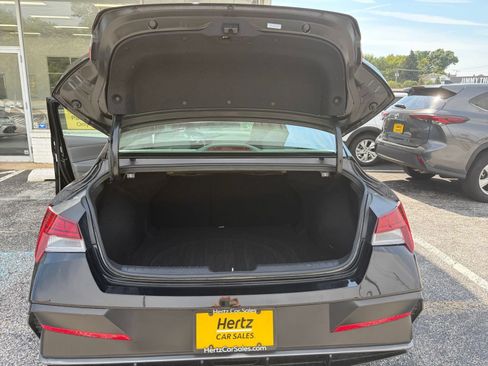 Used 2025 Hyundai Elantra SEL FWD image 32
