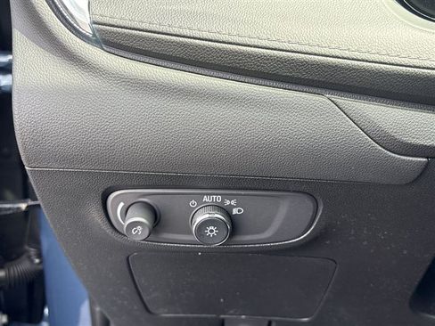 Certified 2024 Buick Encore GX Preferred w/ Comfort Package FWD image 17