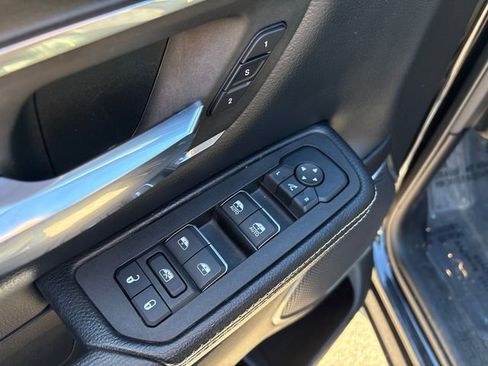 Used 2025 RAM 1500 Laramie image 23