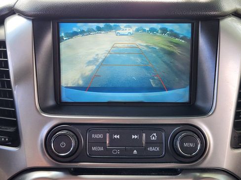 Used 2019 Chevrolet Suburban LT RWD image 13