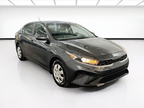 Used 2022 Kia Forte Sedan FWD image 3