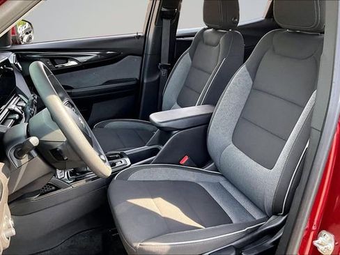 Used 2025 Chevrolet TrailBlazer LT image 20