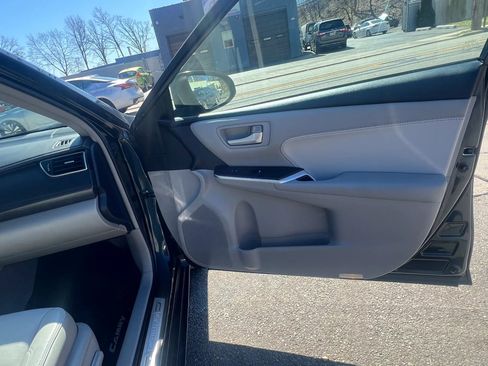 Used 2017 Toyota Camry XLE w/ Moonroof Package image 30