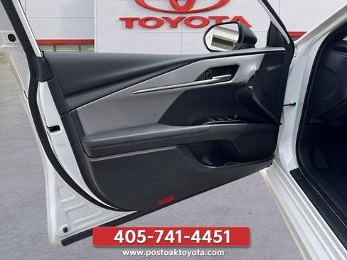 Used 2025 Toyota Camry SE w/ Multimedia Upgrade Package FWD image 18