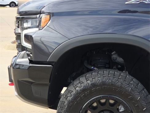 Used 2023 Chevrolet Silverado 1500 ZR2 w/ Technology Package image 5