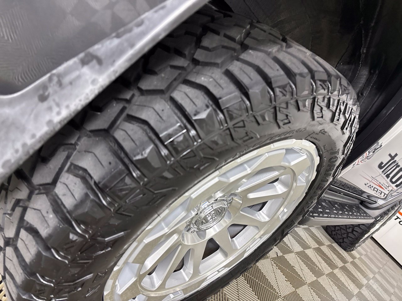 Used 2021 Toyota 4Runner SR5 AWD/4WD image 32