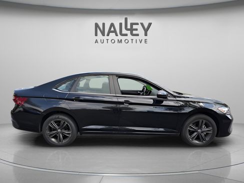 Used 2022 Volkswagen Jetta SE w/ Panoramic Sunroof Package image 7