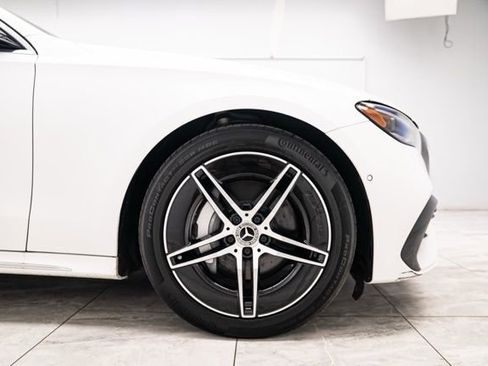 Used 2025 Mercedes-Benz E 350 4MATIC Sedan image 32