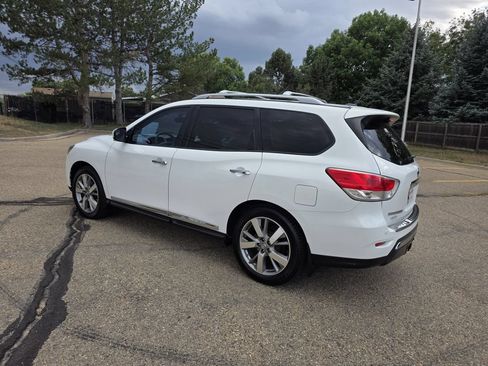 Used 2014 Nissan Pathfinder Platinum w/ Platinum Premium Package FWD image 3