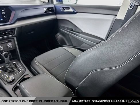 Used 2022 Volkswagen Taos SE AWD/4WD image 22