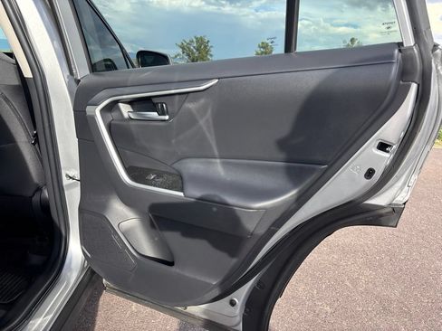 Used 2025 Toyota RAV4 XLE w/ Convenience Package FWD image 17