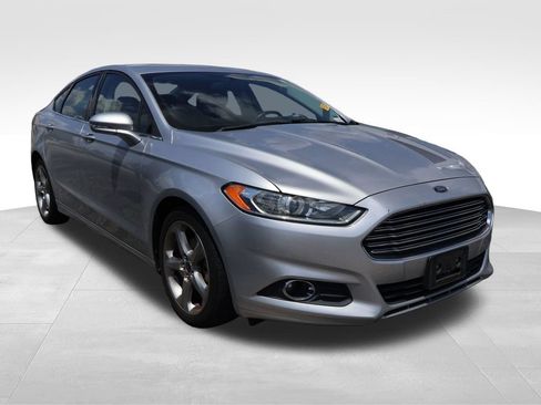 Used 2014 Ford Fusion SE w/ Equipment Group 201A FWD image 13
