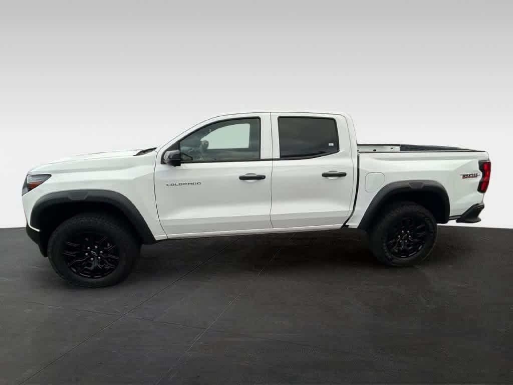 Used 2025 Chevrolet Colorado Trail Boss AWD/4WD image 3