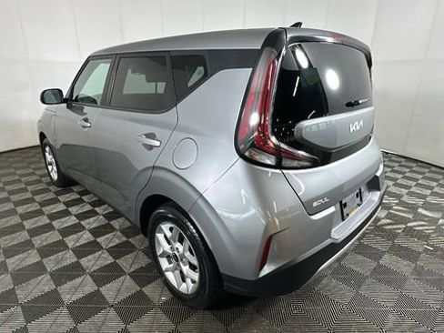 Used 2024 Kia Soul LX w/ Option Group 015 FWD image 4