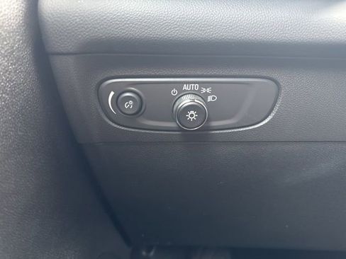 Used 2023 Buick Envision Essence w/ Sport Touring Package image 9