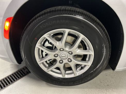 New 2026 Chrysler Pacifica Select image 9