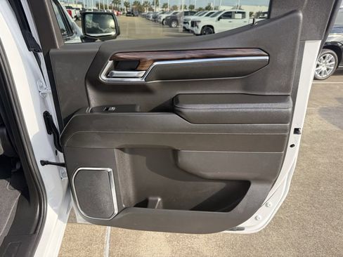 Used 2024 GMC Sierra 1500 SLT image 40