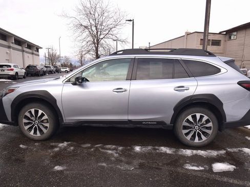 Used 2024 Subaru Outback Limited image 2