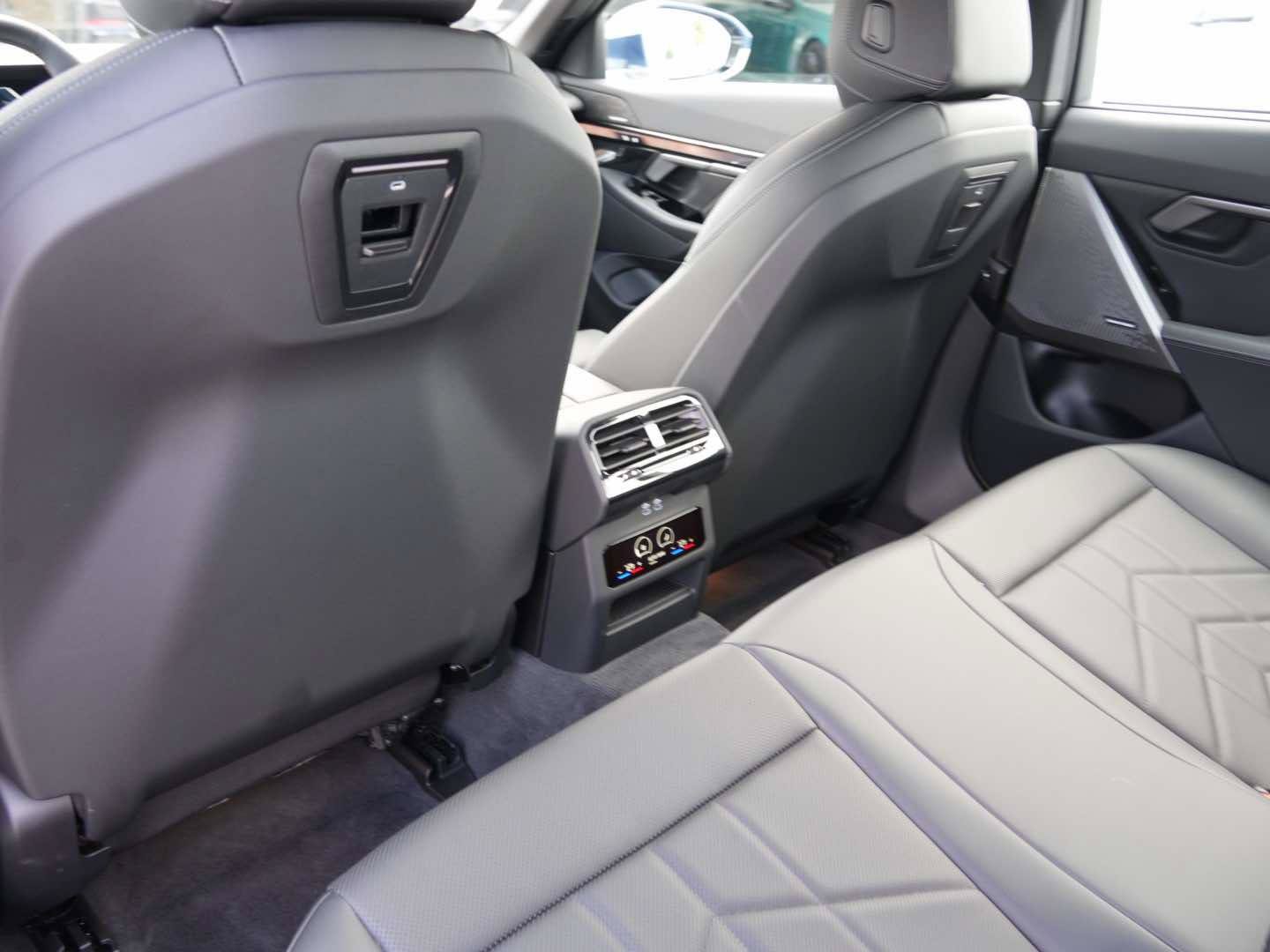 Used 2026 BMW 540i xDrive AWD/4WD image 9