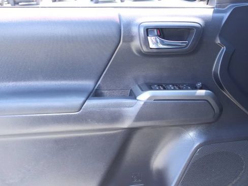 Used 2023 Toyota Tacoma TRD Off-Road AWD/4WD image 15