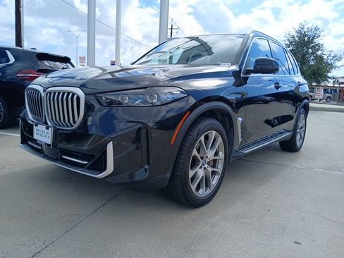 Used 2025 BMW X5 xDrive50e image 3