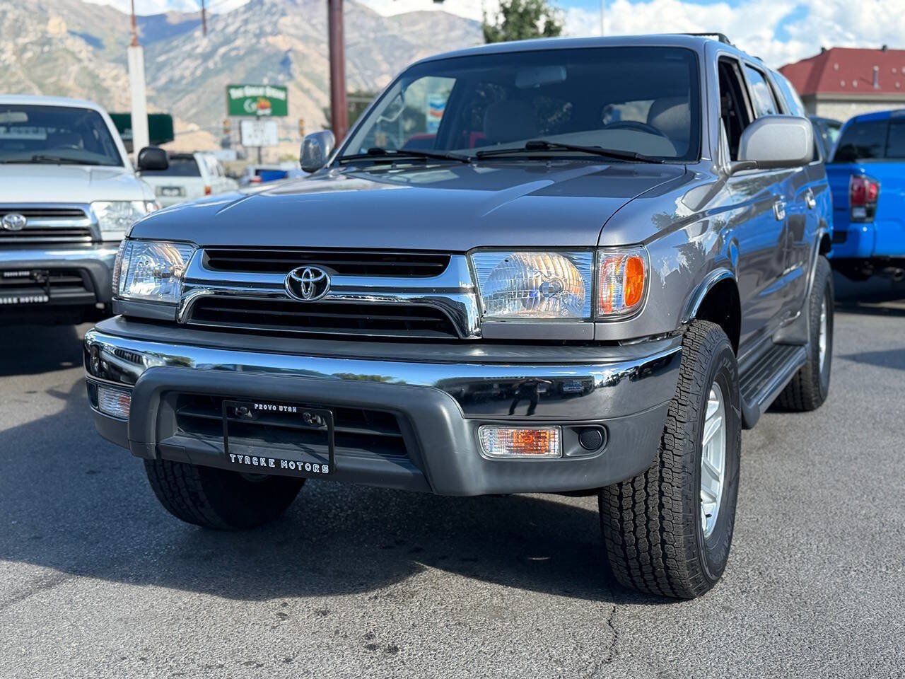 Used 2002 Toyota 4Runner SR5 AWD/4WD image 5