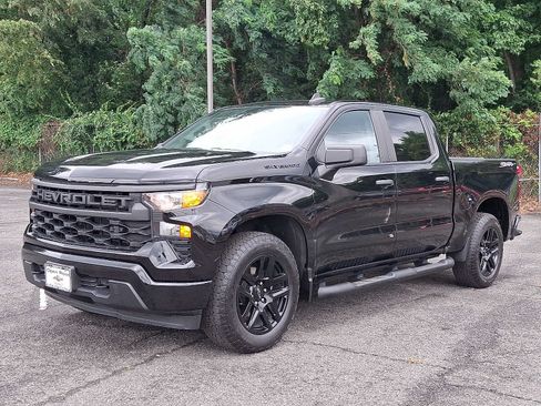 Used 2024 Chevrolet Silverado 1500 Custom w/ Turbomax Blackout Package AWD/4WD image 3