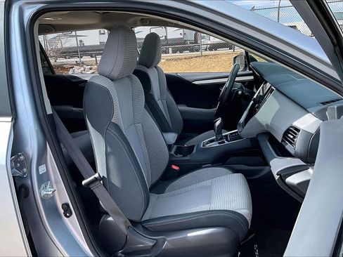 Used 2023 Subaru Outback Premium image 9