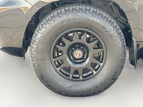 Used 2015 Toyota Land Cruiser AWD/4WD image 31