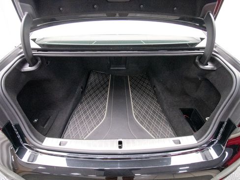 Used 2020 BMW 740i xDrive AWD/4WD image 35