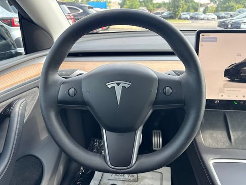 Used 2025 Tesla Model Y Performance AWD/4WD image 13